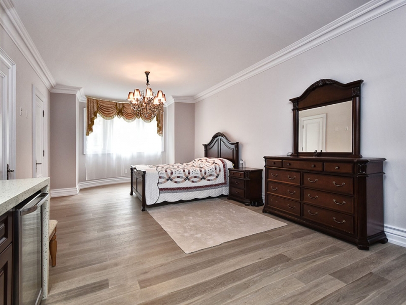 basement-bedroom-custom-home