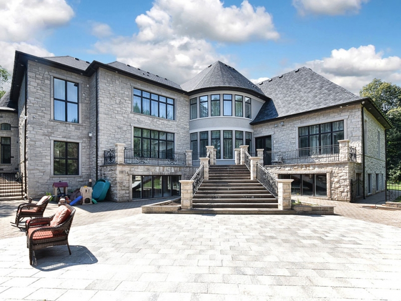 exterior-back-aurora-custom-built