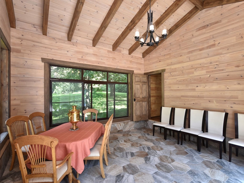 sauna-room-in-custom-home