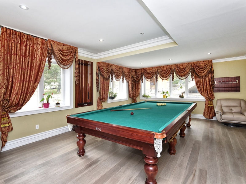 snooker-table-basement